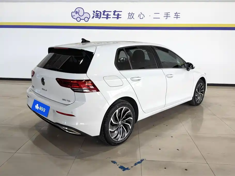 Volkswagen Golf 2023 Facelift 280TSI DSG Pro фото 3