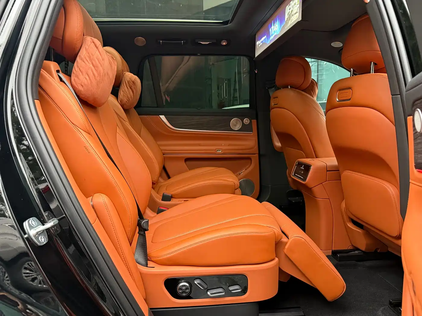 AITO Wenjie AITO M9 2026 Extended Range Ultra Edition 52kWh 6-seater фото 16