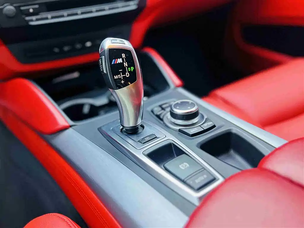 BMW X6 M 2010 X6 M фото 6