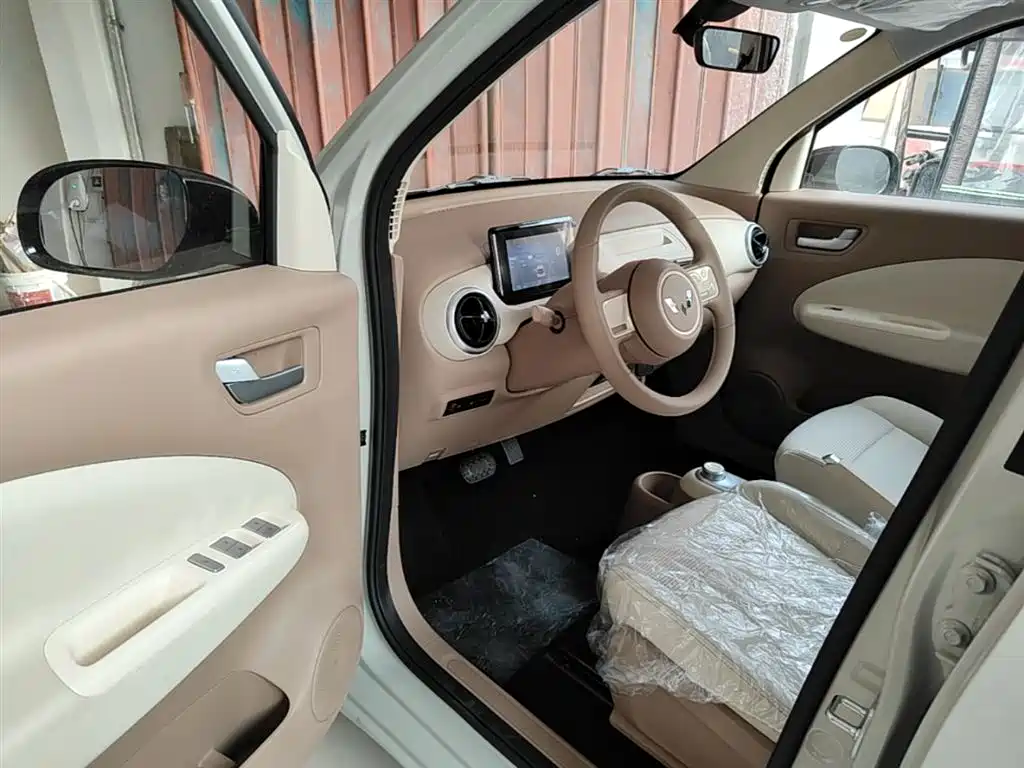 Wuling Motors Hongguang MINIEV 2026 2025 4-Door Advanced