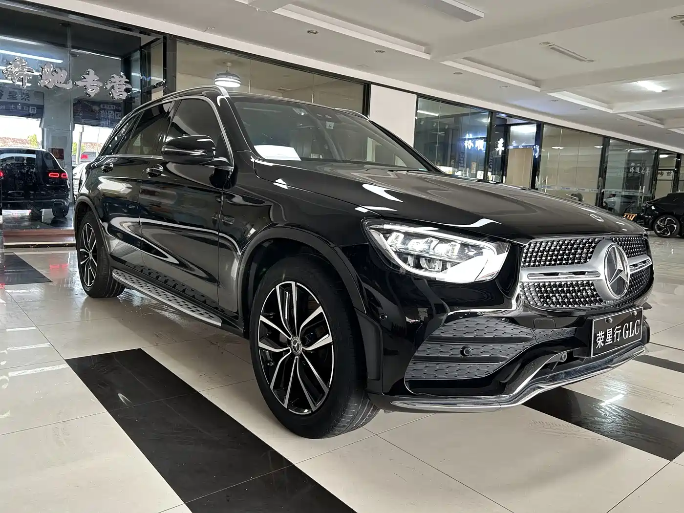 MERCEDES-BENZ GLC