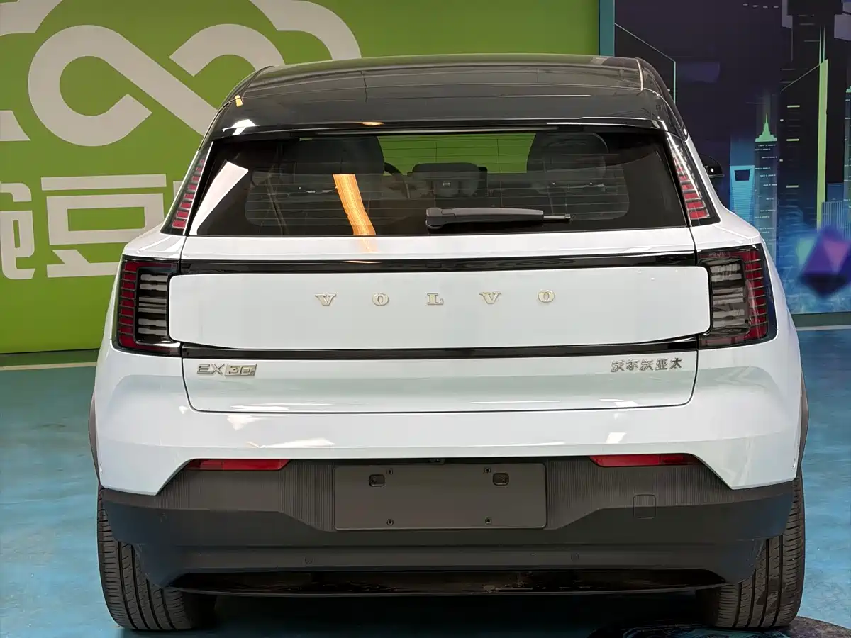 VOLVO EX30