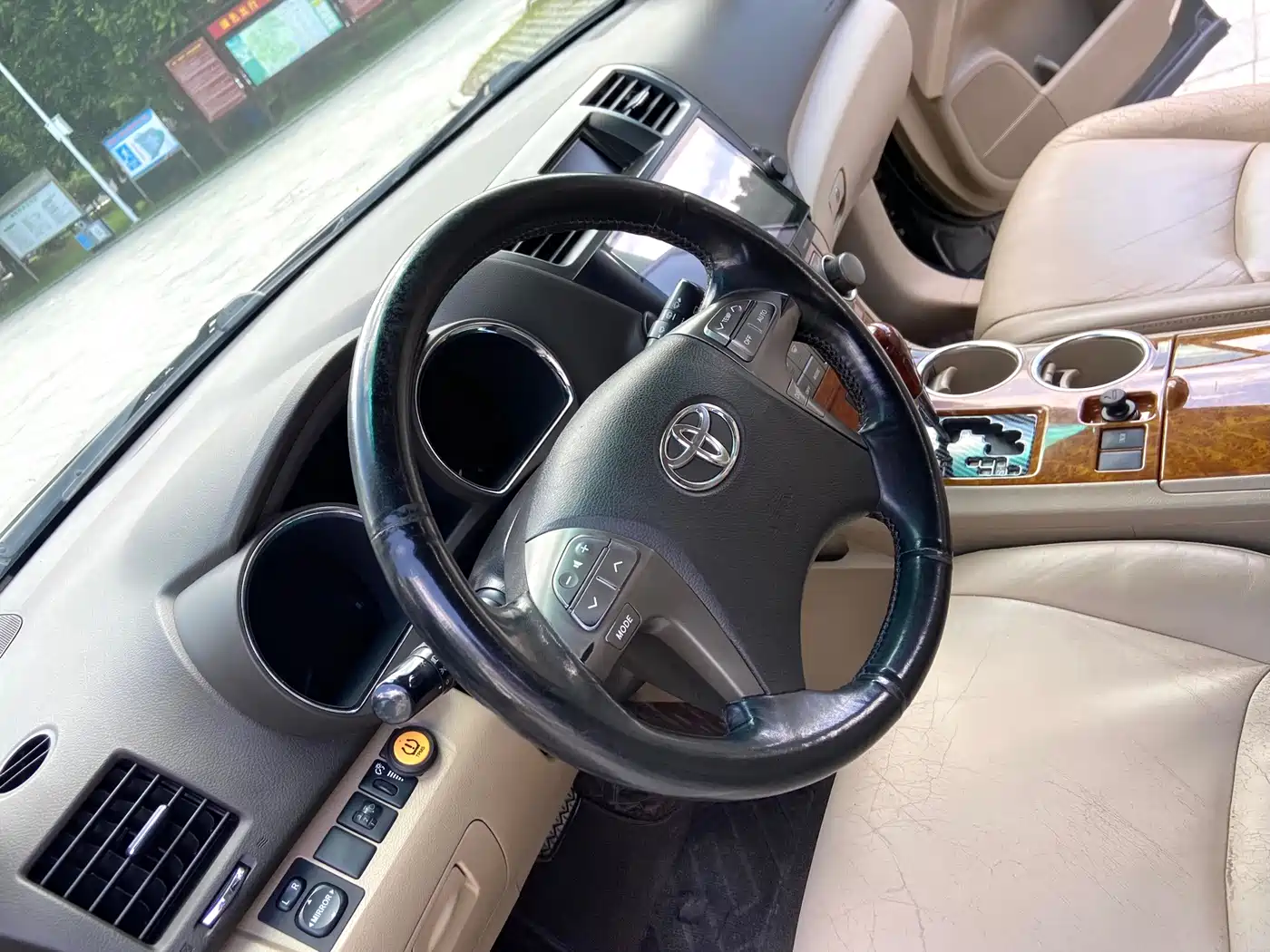 Toyota Highlander 2010 2009 2.7L 2WD 7-seater Luxury Edition