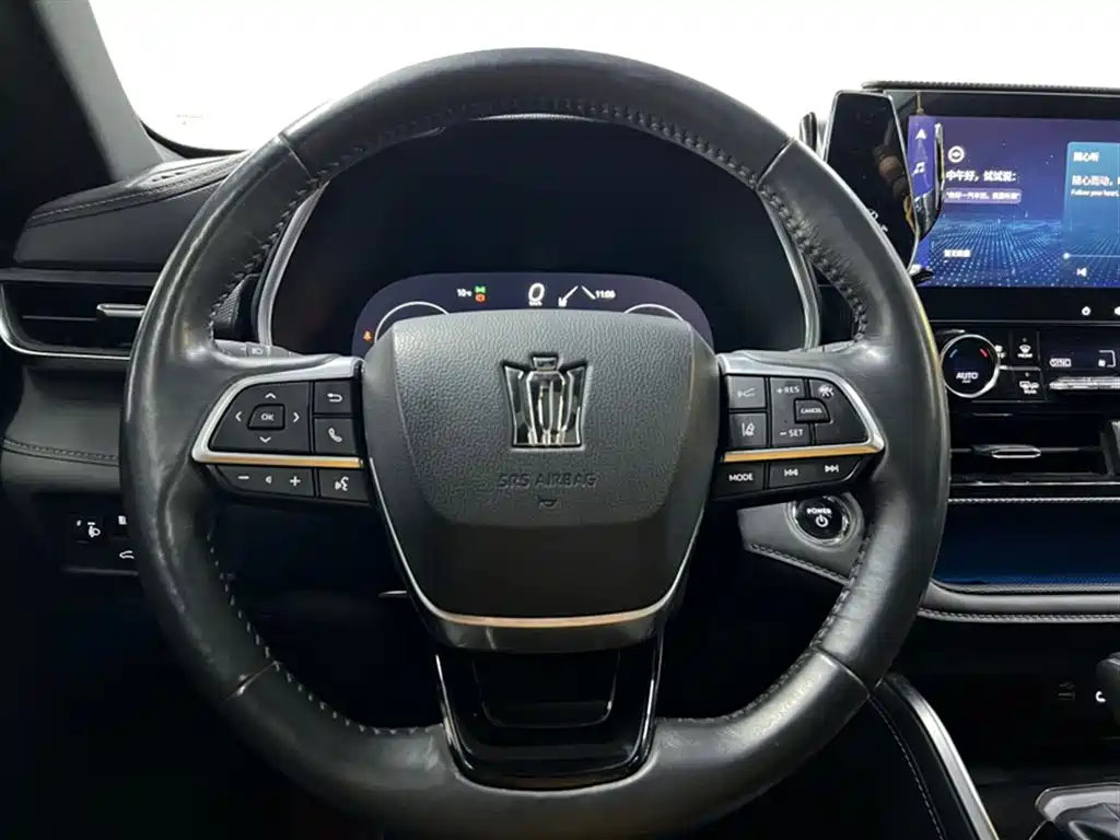 Toyota Crown Kluger 2023 2.5L HEV AWD Premium Edition фото 3