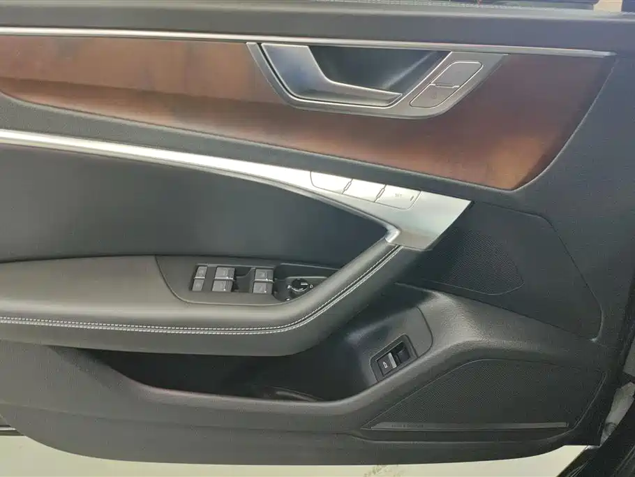 Audi A6L 2023 55 TFSI quattro Flagship Dynamic фото 7