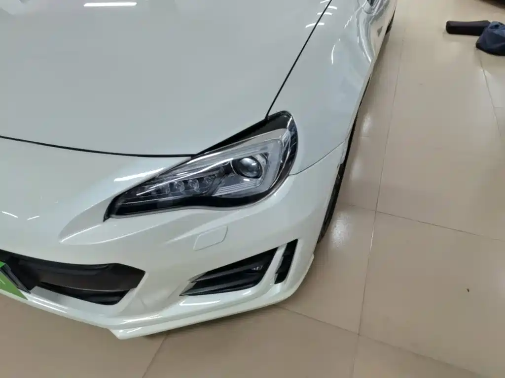 Фото 24 - Subaru BRZ