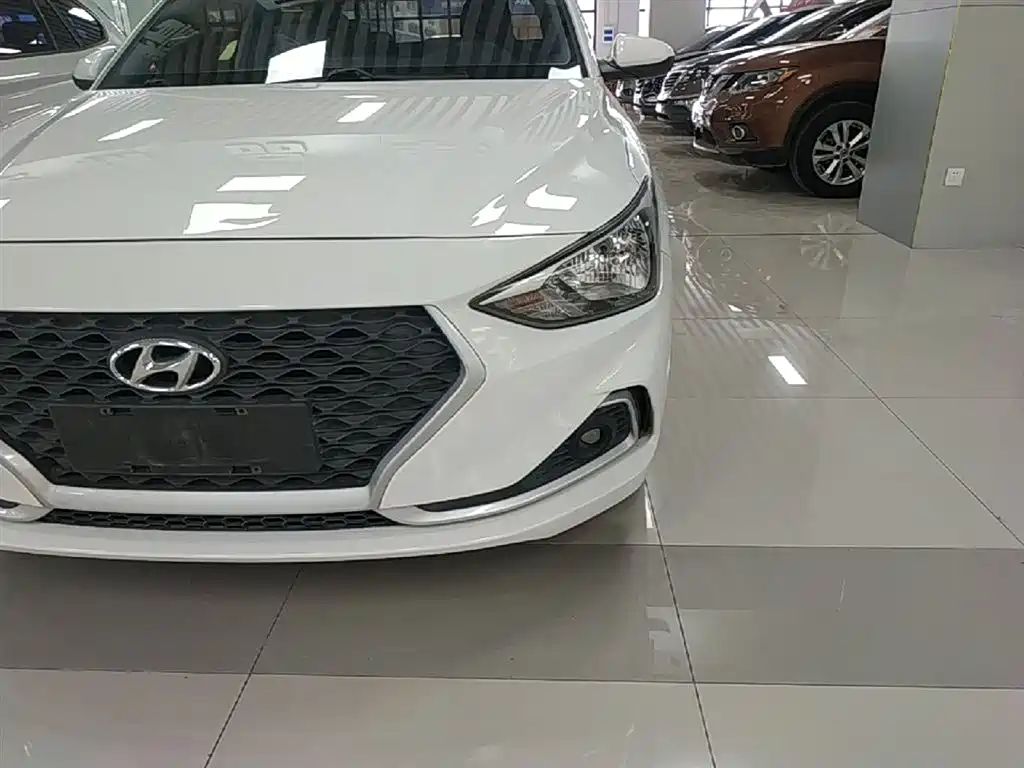 Hyundai Elantra 2018 1.6L Automatic Pleasing Edition GL China VI фото 24