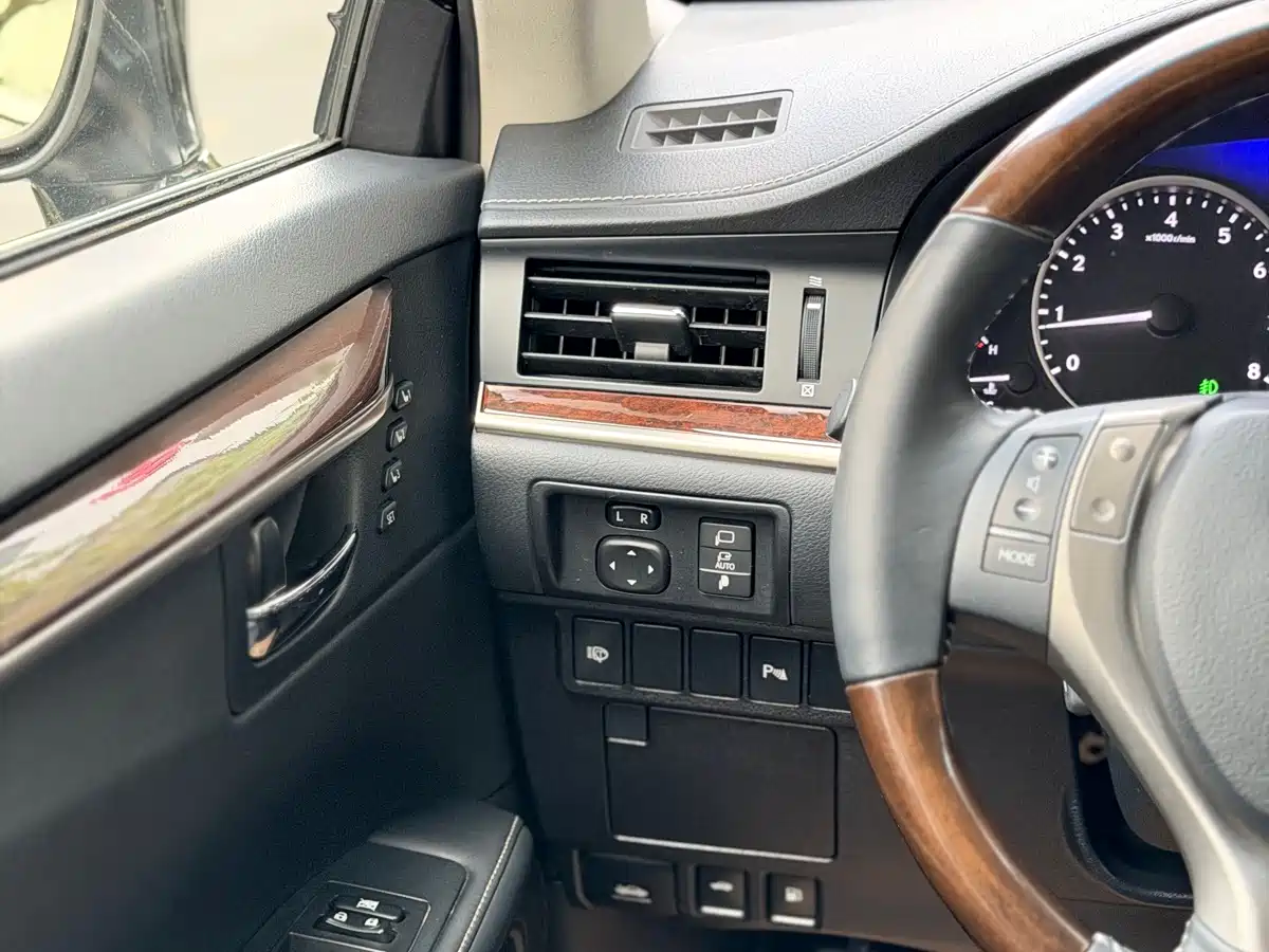 Lexus ES 2013 350 Elegance Edition фото 15