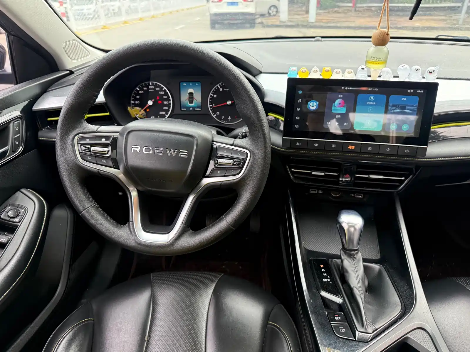 Фото 9 - Roewe i5