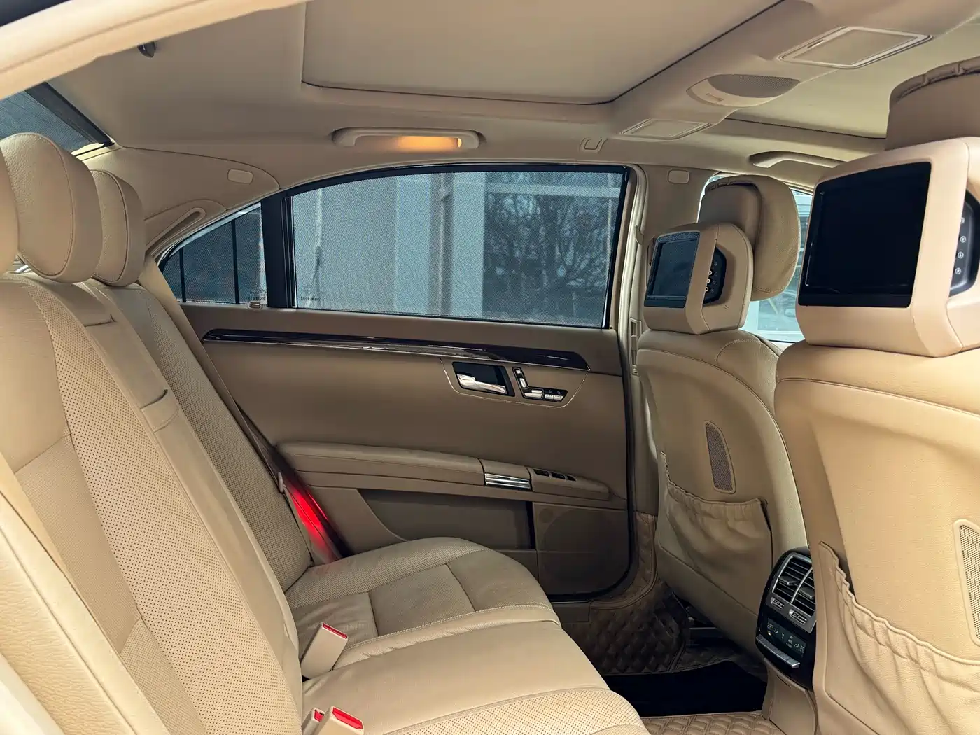 Mercedes-Benz S-Class 2012 S 300 L Luxury Grand Edition фото 23