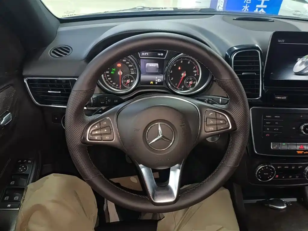 Mercedes-Benz GLE 2016 GLE 320 4MATIC Dynamic фото 11
