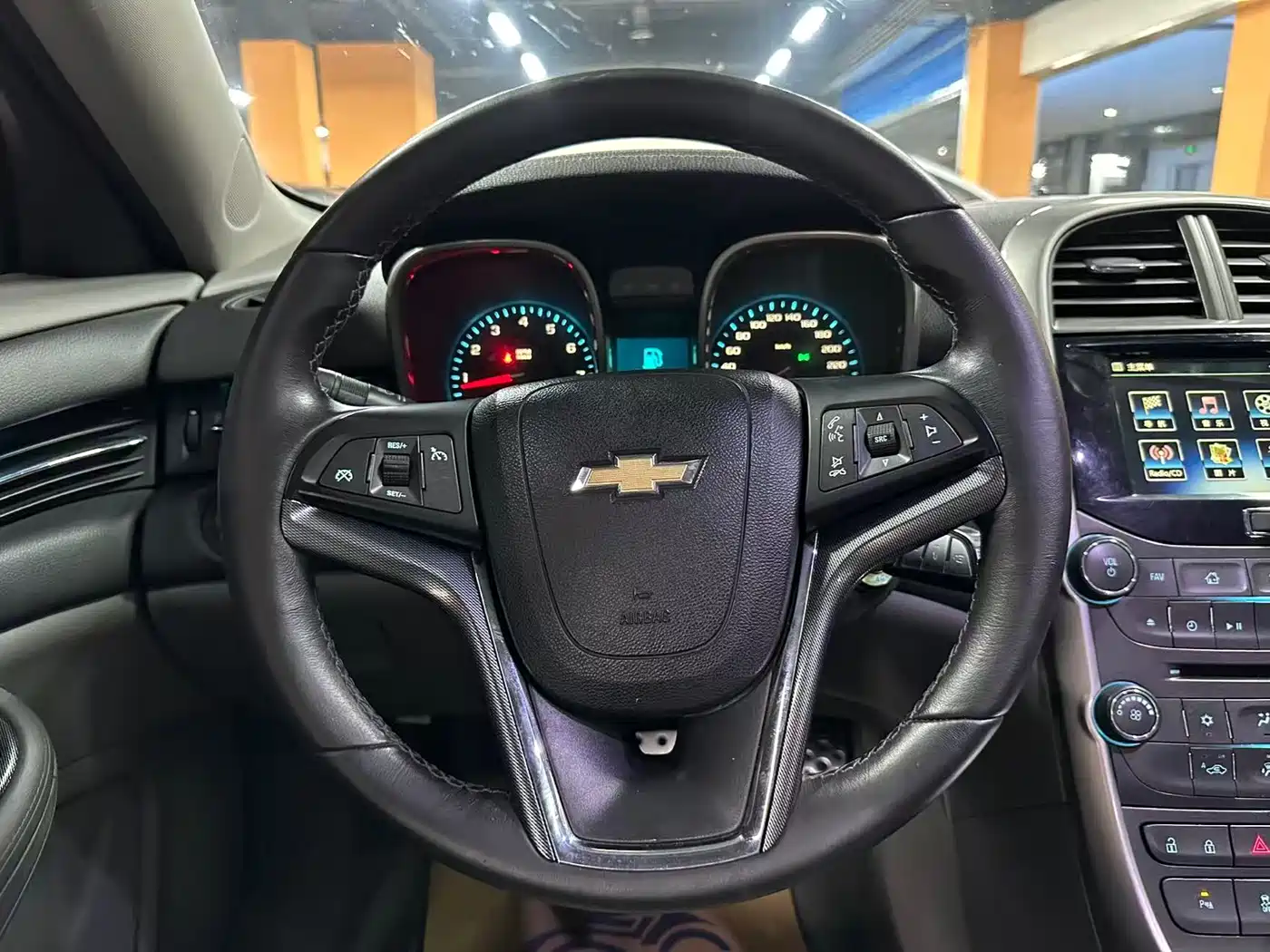 Chevrolet Malibu 2014 2.0L Automatic Luxury фото 10