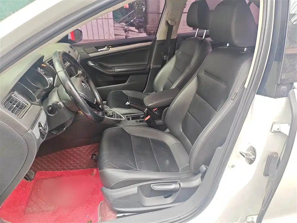 Volkswagen Sagitar 2018 280TSI DSG Spark Edition фото 8