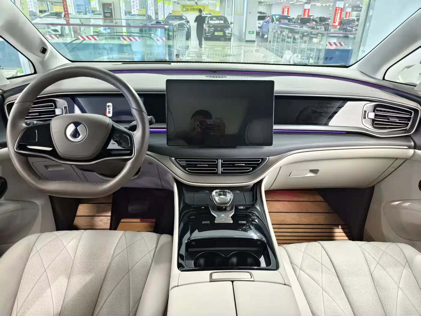 Denza D9 2023 2022 DM-i 970 AWD Flagship