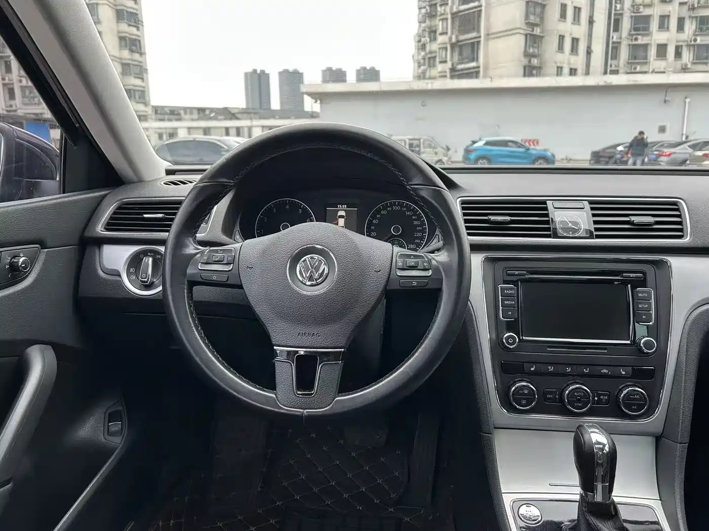 Volkswagen Passat 2014 1.8TSI DSG Executive Edition фото 13