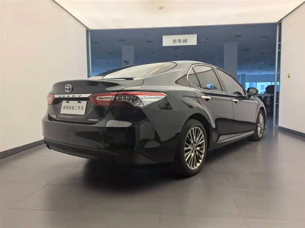 Toyota Camry 2019 Hybrid 2.5HG Luxury Edition China V фото 4