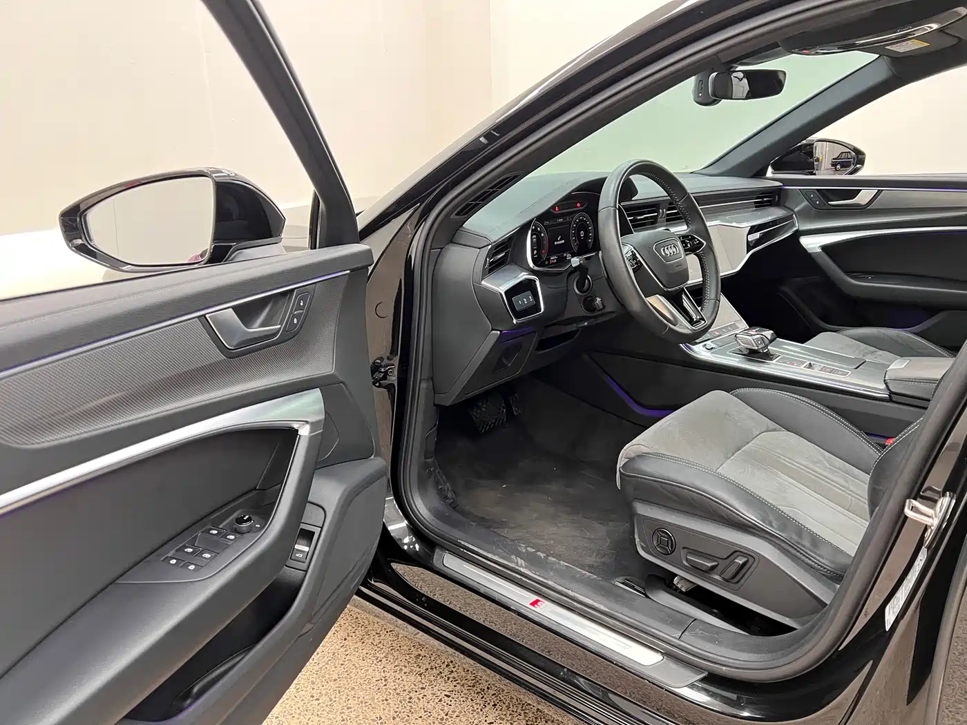 Audi A6L 2021 45 TFSI quattro Exclusive Sport фото 6