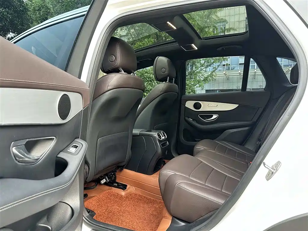 Mercedes-Benz GLC 2021 GLC 260 L 4MATIC Sporty фото 6