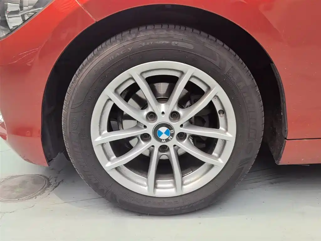 BMW 1 Series (Import) 2018 118i Leading фото 23
