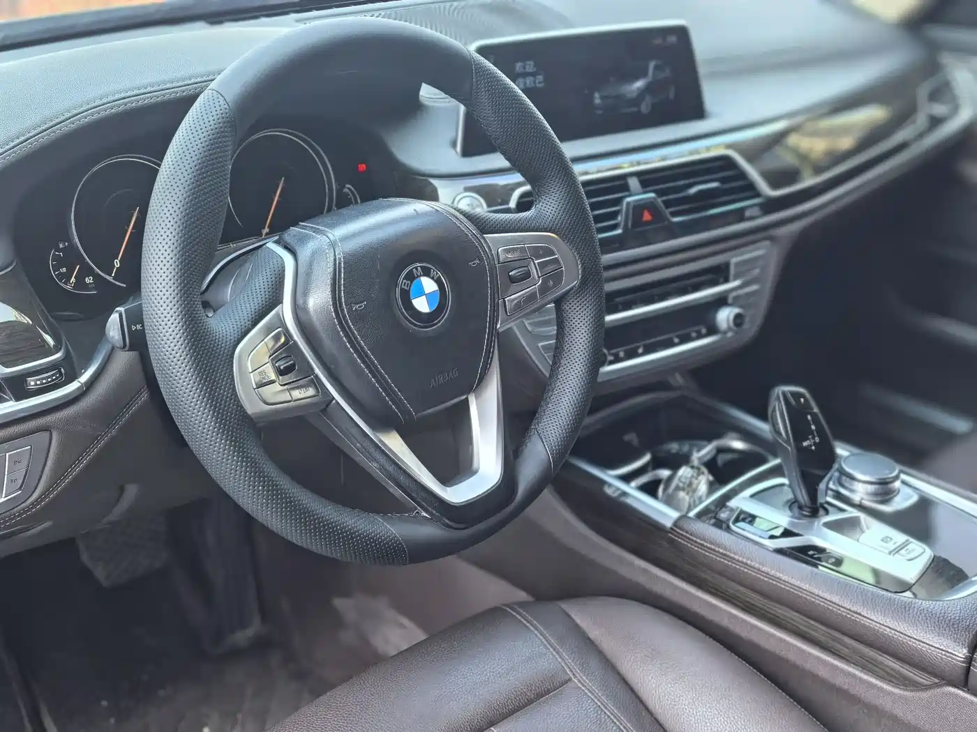 BMW 7 Series 2016 730Li Leading фото 4