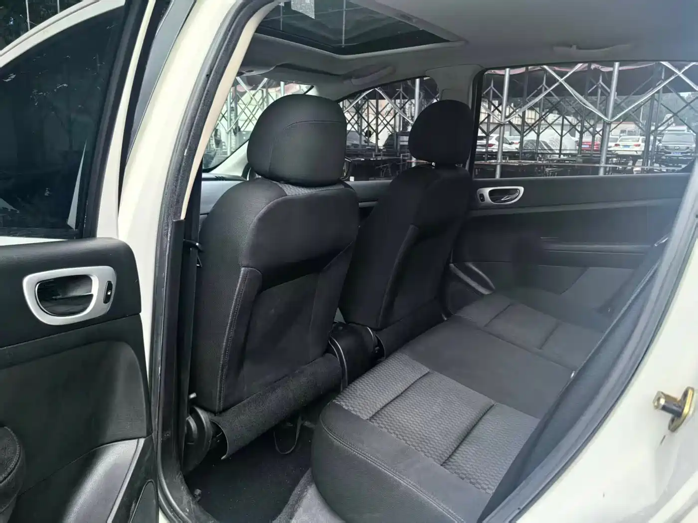 Peugeot 307 2013 2013 Hatchback 1.6L Automatic Comfort
