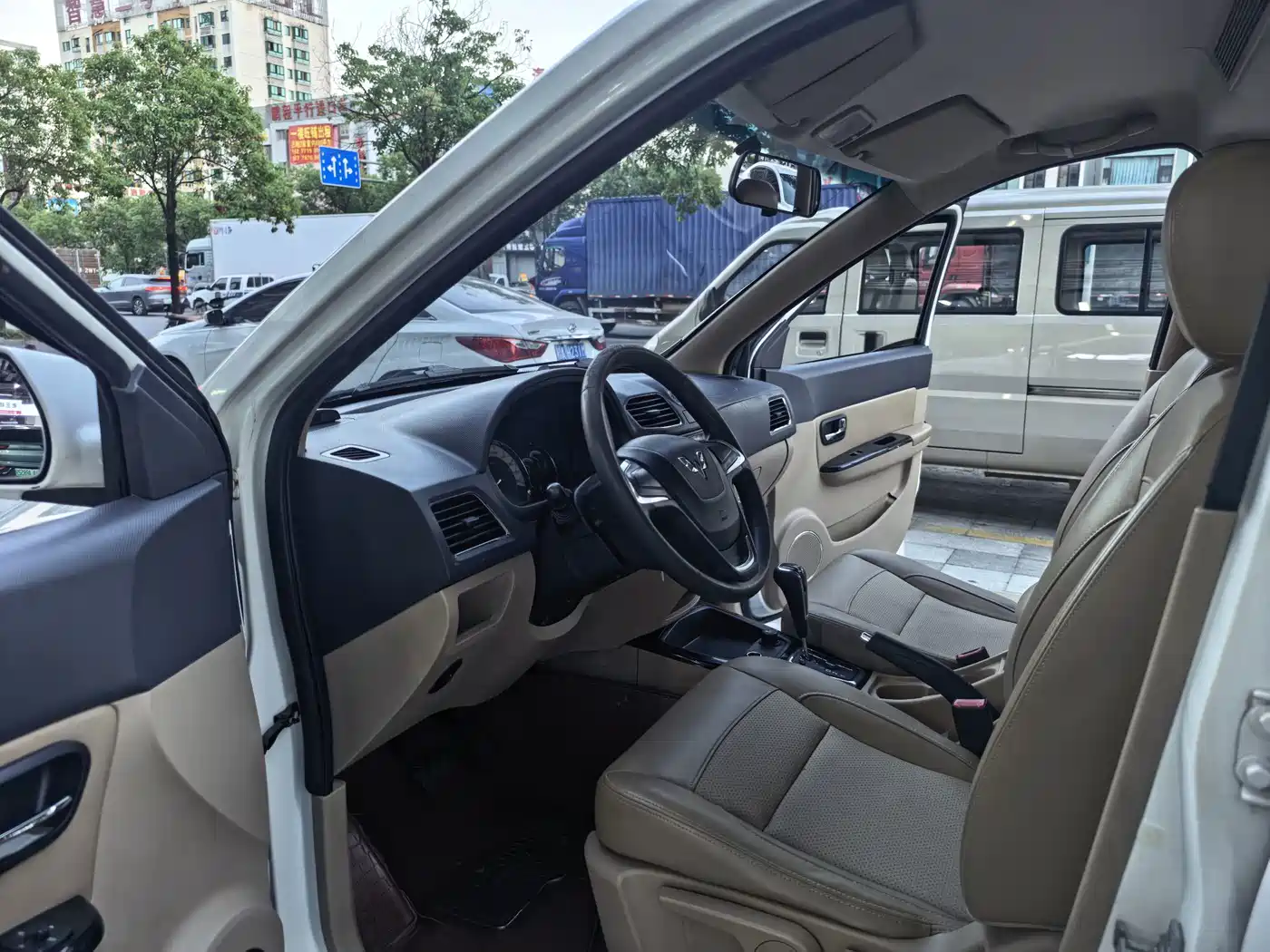 Wuling Motors Wuling Hongguang 2014 2014 1.5L S Automatic Comfort