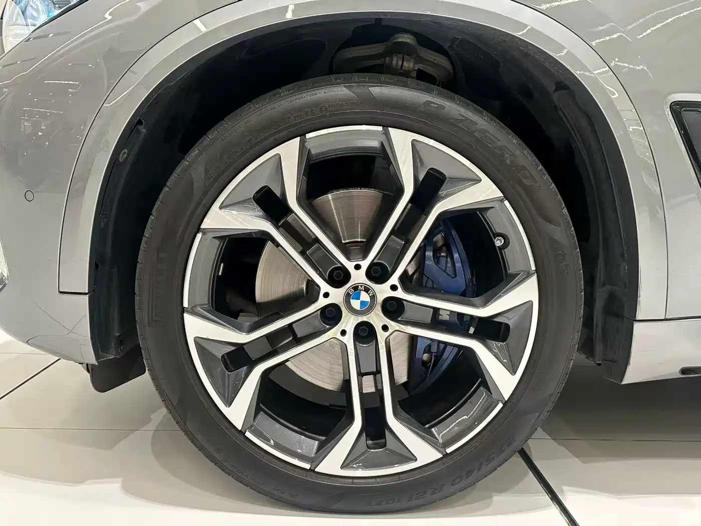 BMW X5 2022 Model xDrive 40Li M Sport Package фото 19