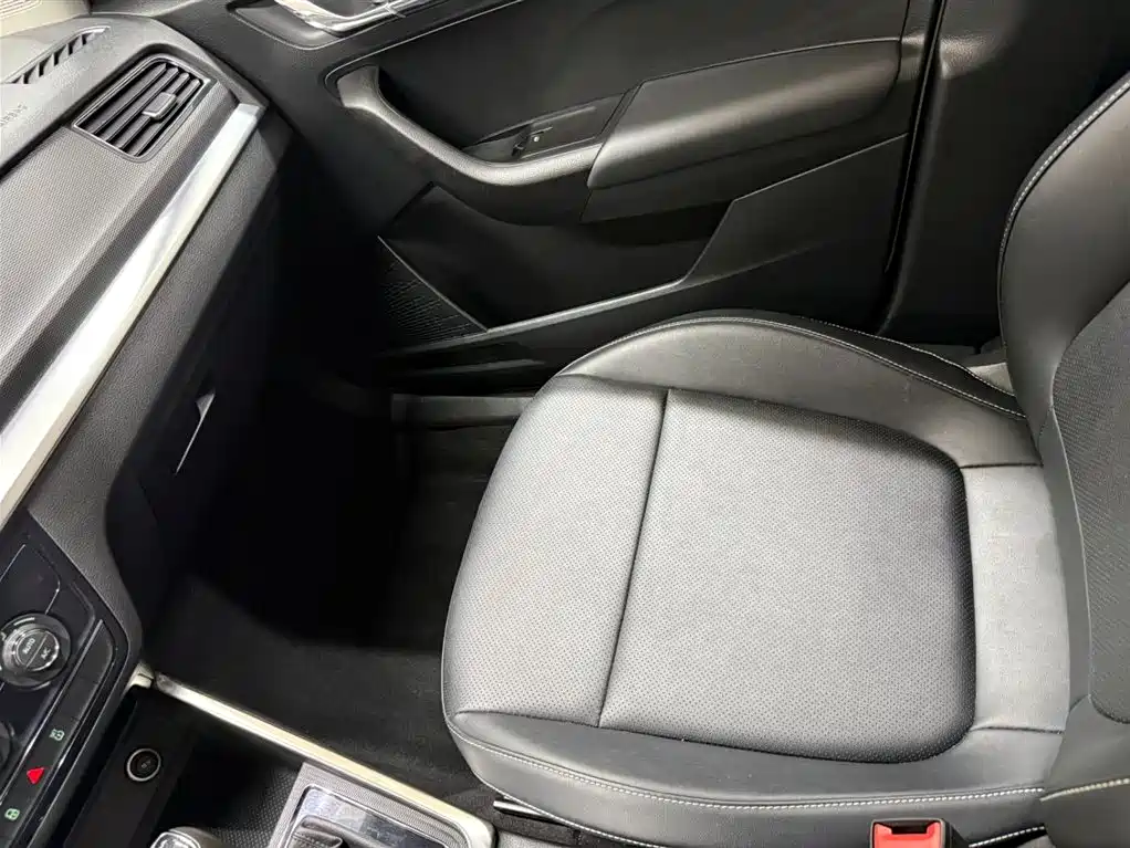 Škoda Kamiq 2022 1.5L Automatic Comfort Edition фото 13