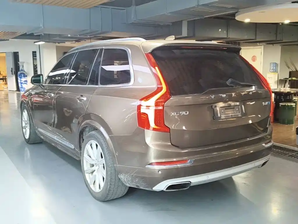 Фото 5 - Volvo XC90