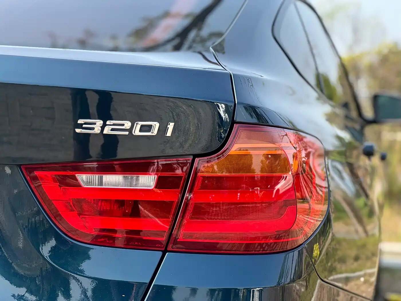 BMW 3 Series GT 2013 Model 320i Leading фото 20