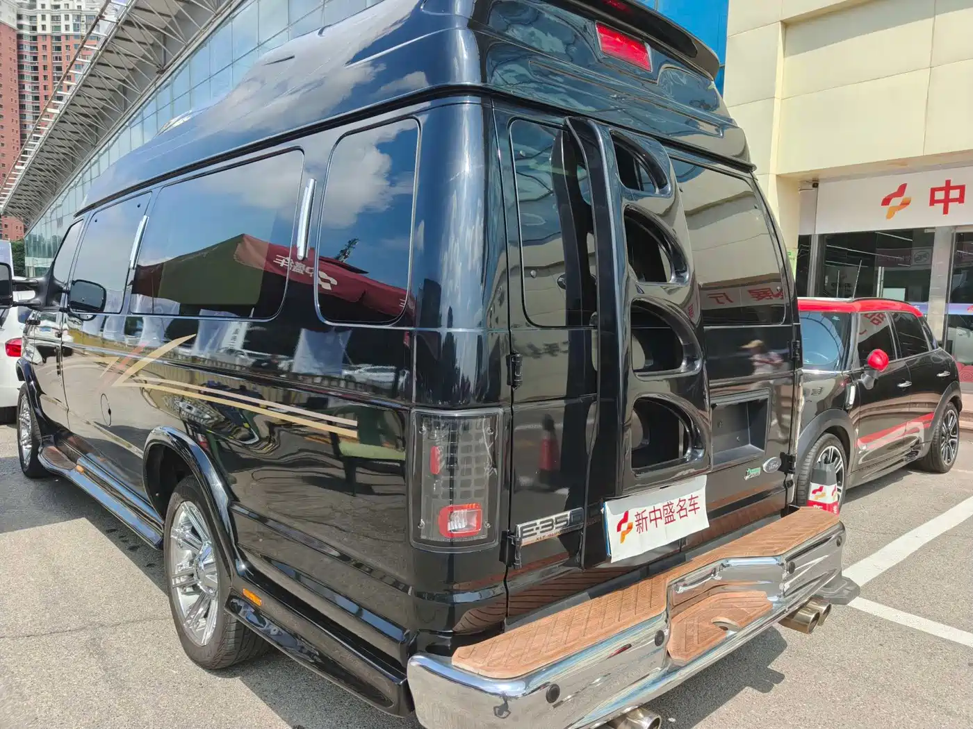 Ford E350 2016 2011 5.4L Platinum Limited Edition