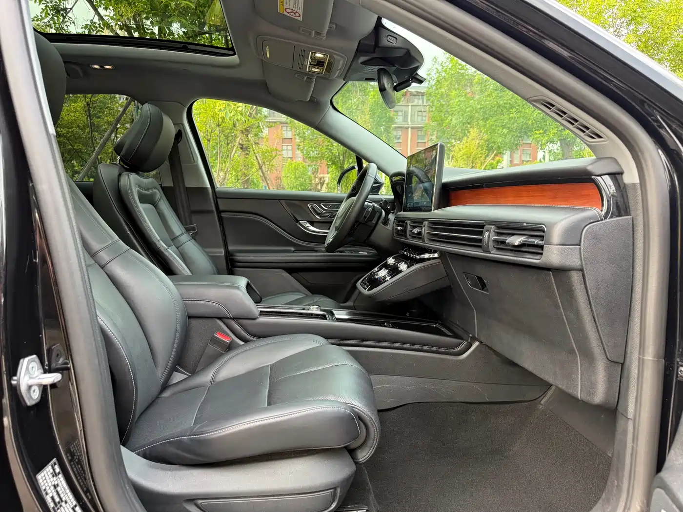 Фото 6 - Lincoln Adventurer