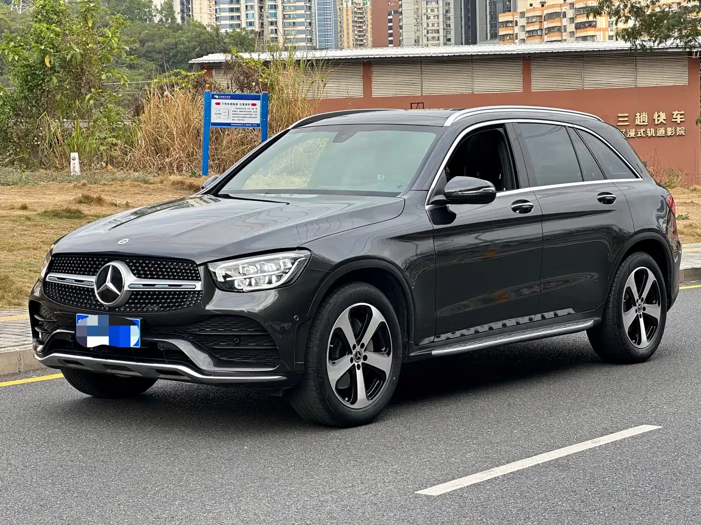 MERCEDES-BENZ GLC