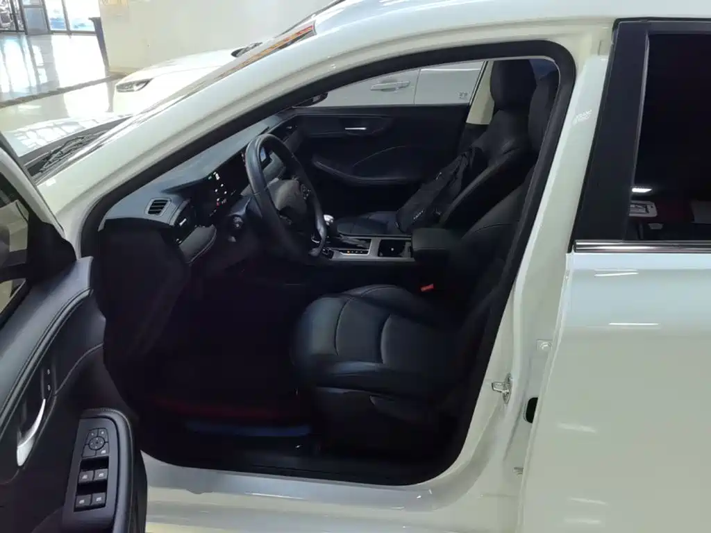 Roewe i5 2025 2026 1.5L CVT Luxury