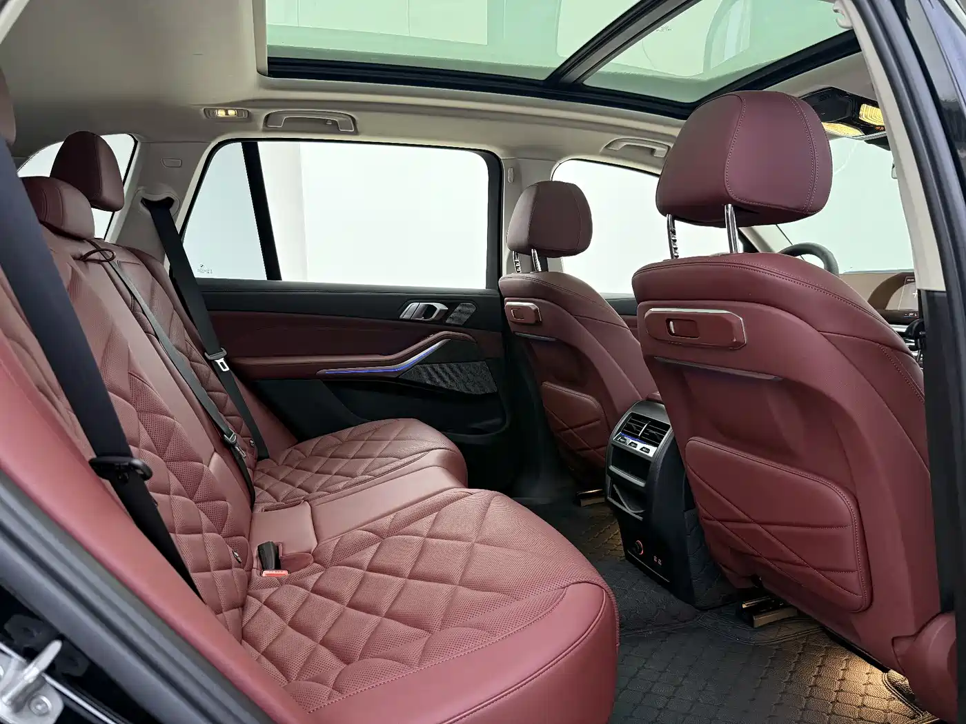 BMW X5 2023 xDrive 30Li Premium M Sport Package фото 17
