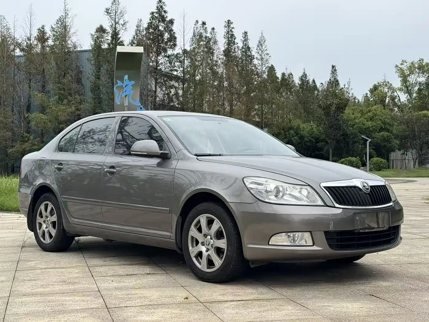 Škoda Octavia 2012 1.6L Auto Yijun Edition фото 3