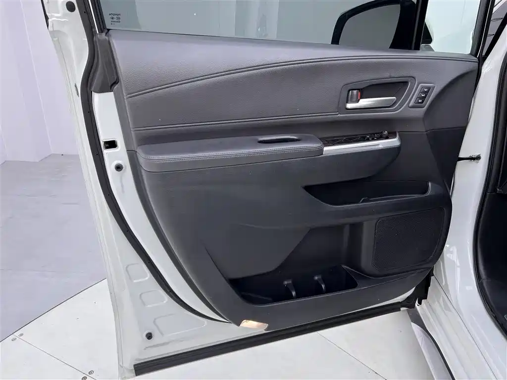 TOYOTA GREVIA