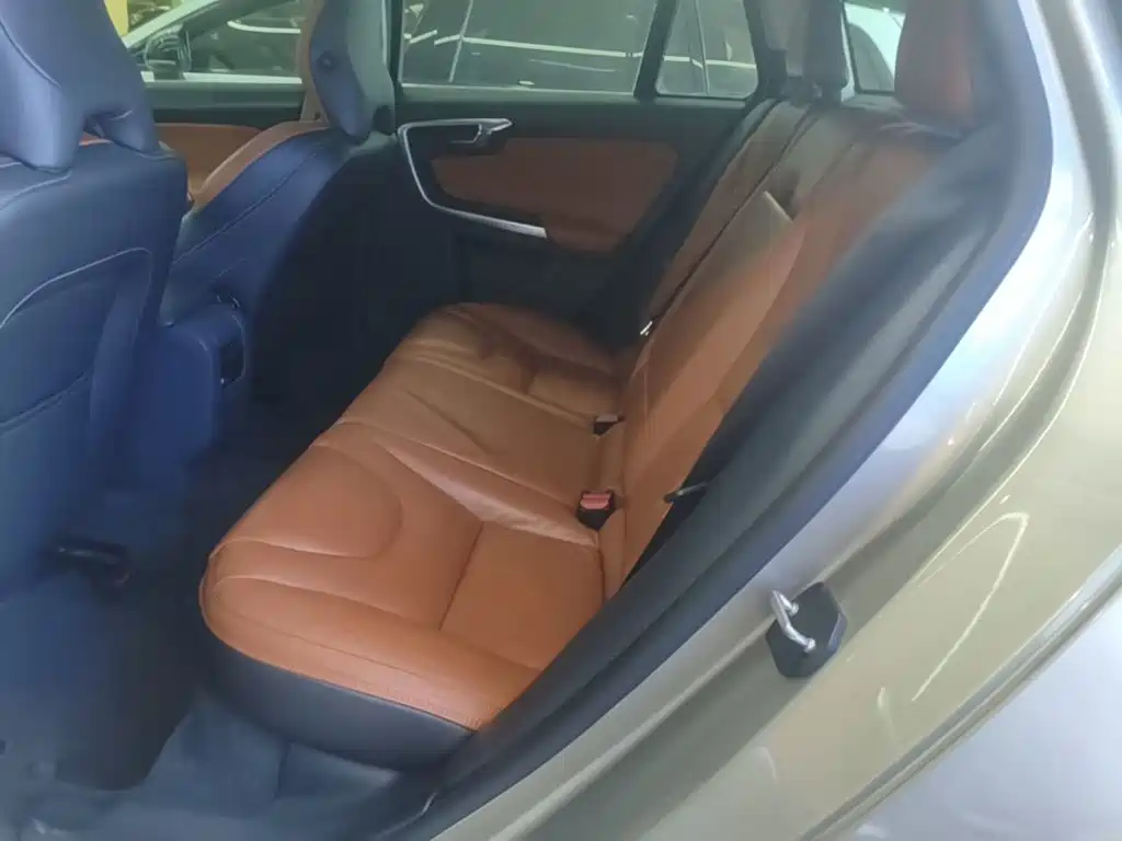 Volvo V60 2017 2014 T5 Wisdom & Elegance