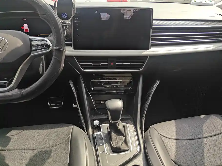 Volkswagen Tiguan L 2023 330TSI Auto 2WD R-Line Premium Edition фото 12