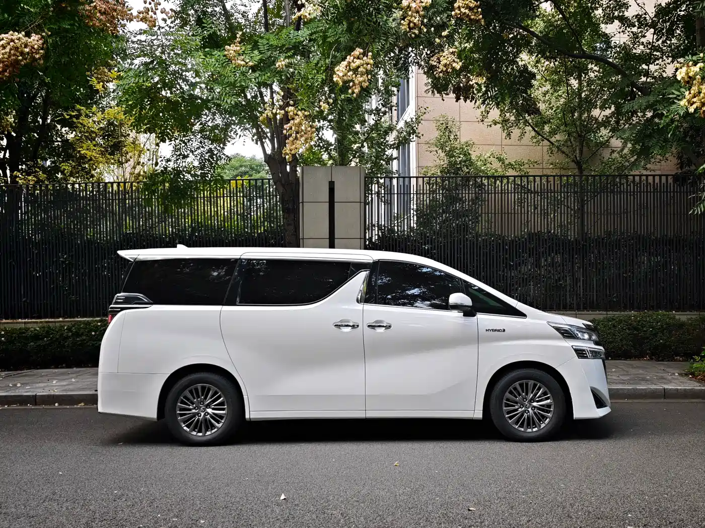Toyota Vellfire 2021 2021 Crown Hybrid 2.5L HV Luxury Edition