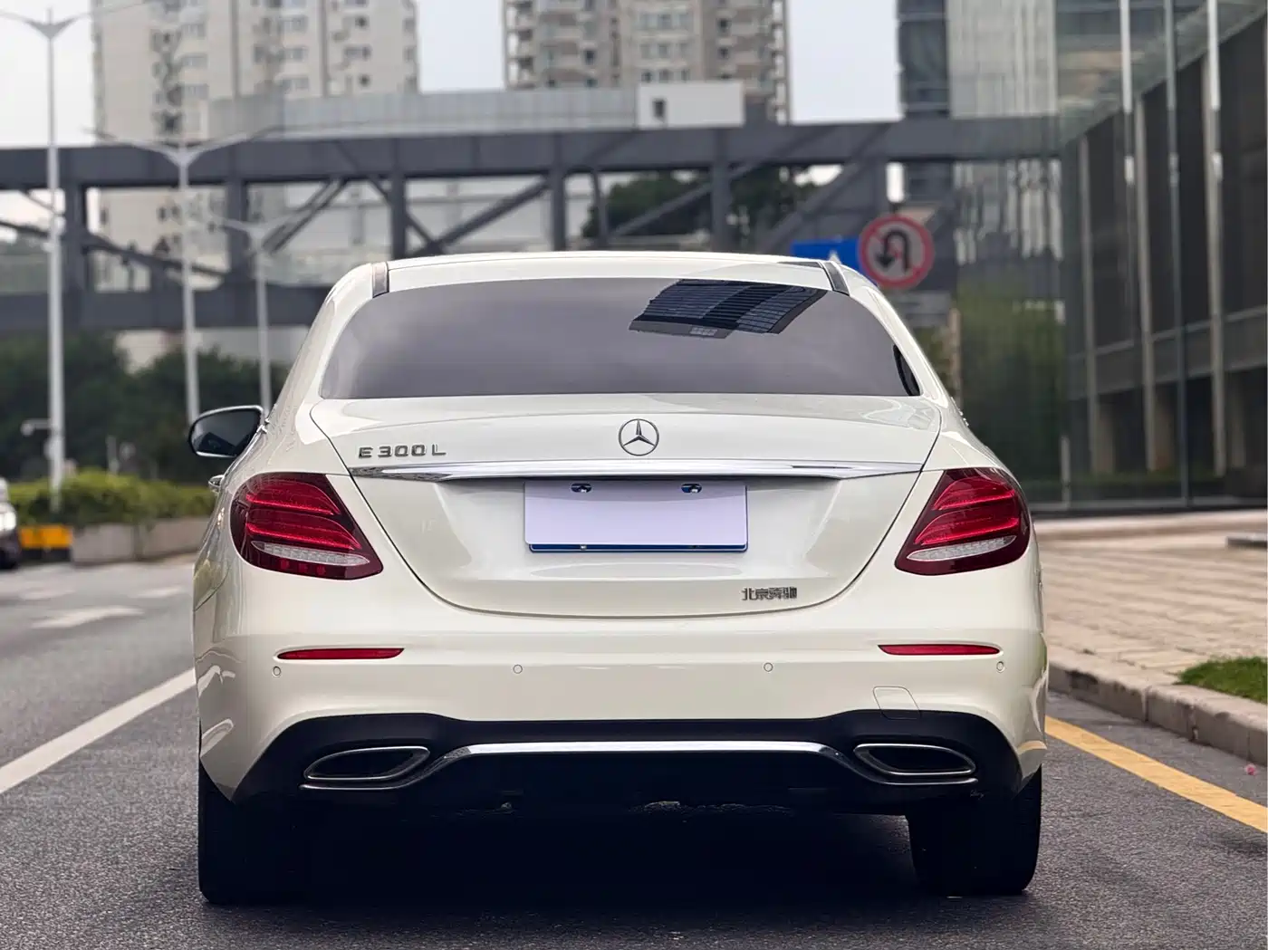 Mercedes-Benz E-Class 2018 E 300 L Sport Fashion фото 5