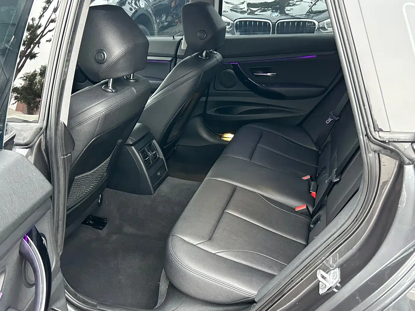 BMW 3 Series GT 2018 320i Fashion фото 9