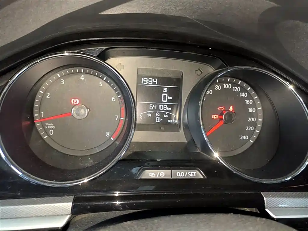 Volkswagen Bora 2018 1.5L Manual Comfort фото 12