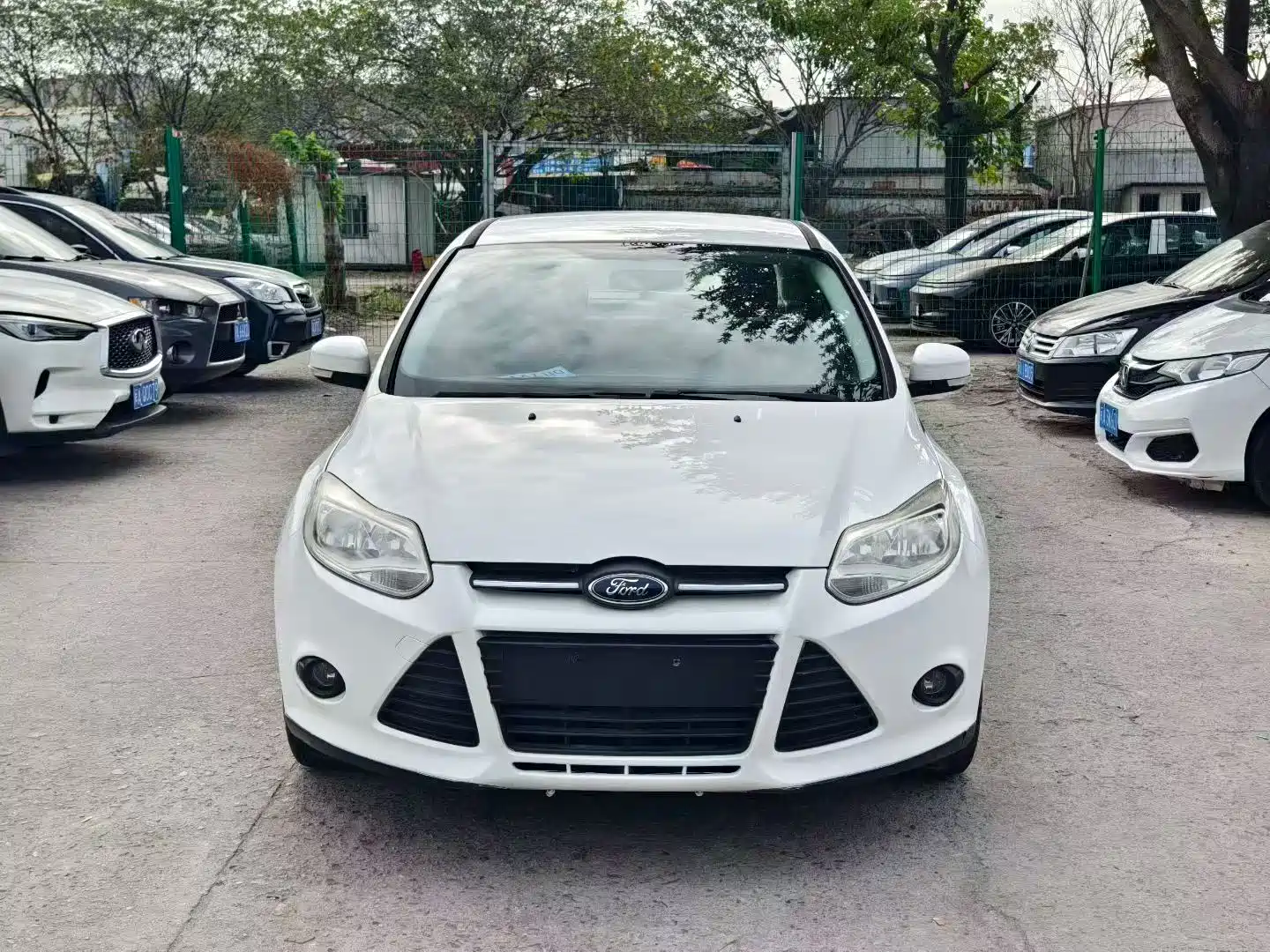 Фото 2 - Ford Focus