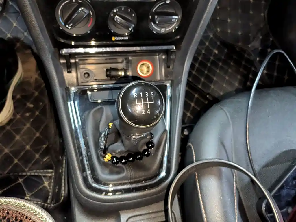 Volkswagen Bora 2018 1.5L Manual Comfort фото 14