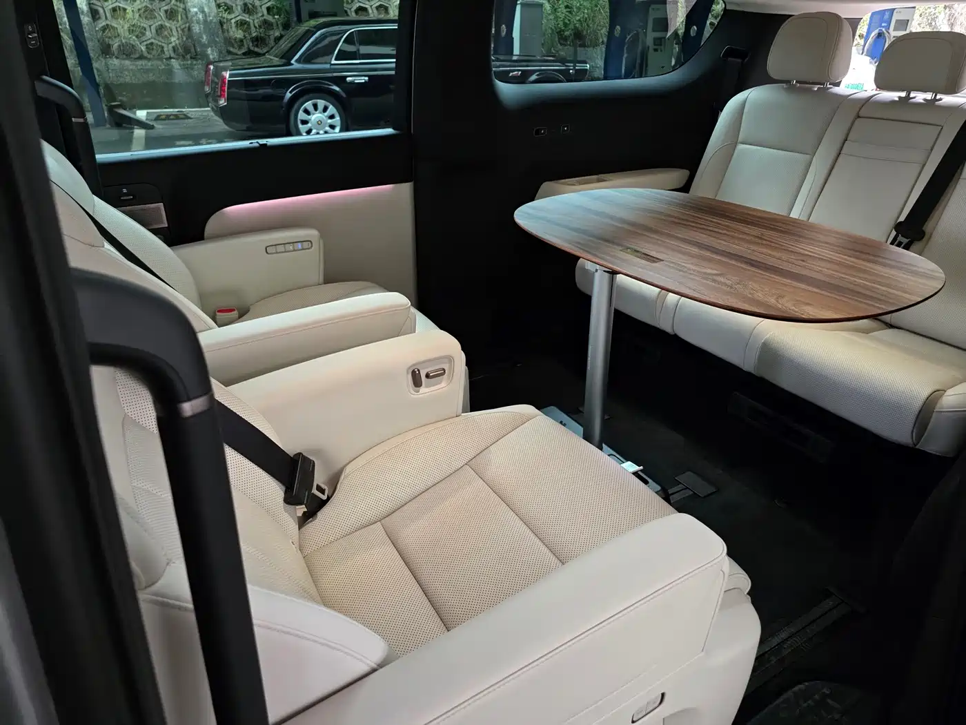 Li Auto MEGA 2025 2025 Model Home Family Special Edition