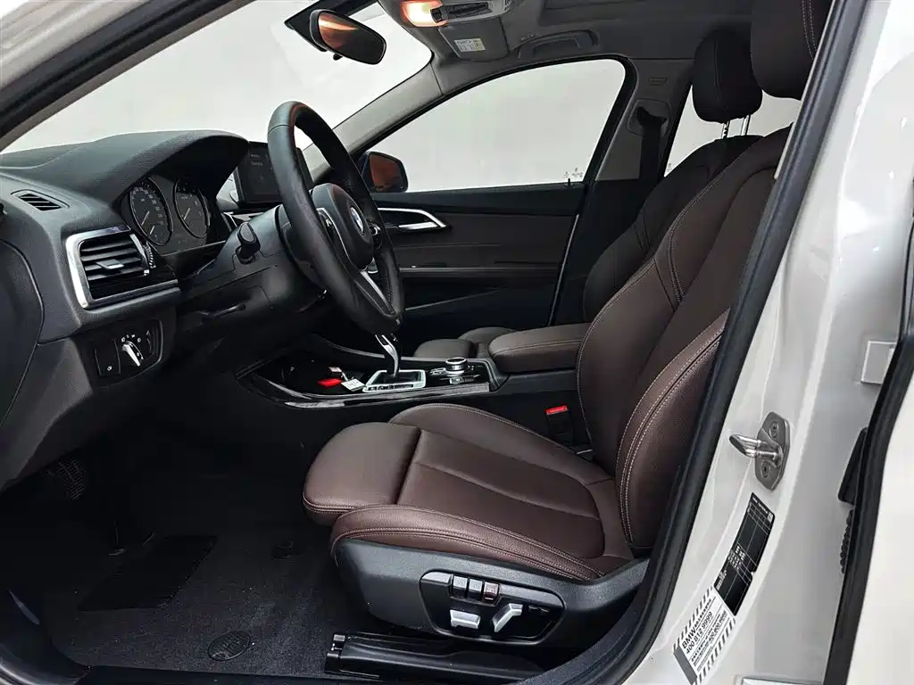 BMW 1 Series 2021 120i M Sport Shadow Edition фото 19