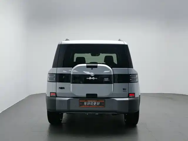Fang Cheng Bao Titanium 7 2025 AWD Base Model — фото 4