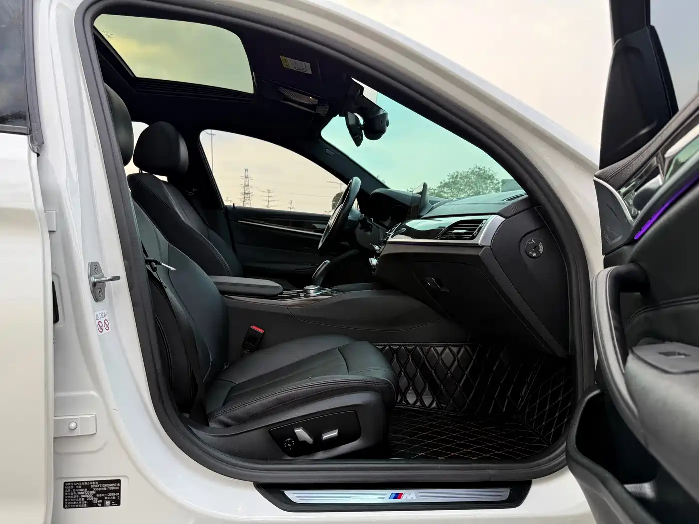 BMW 5 Series 2019 525Li M Sport Package фото 12