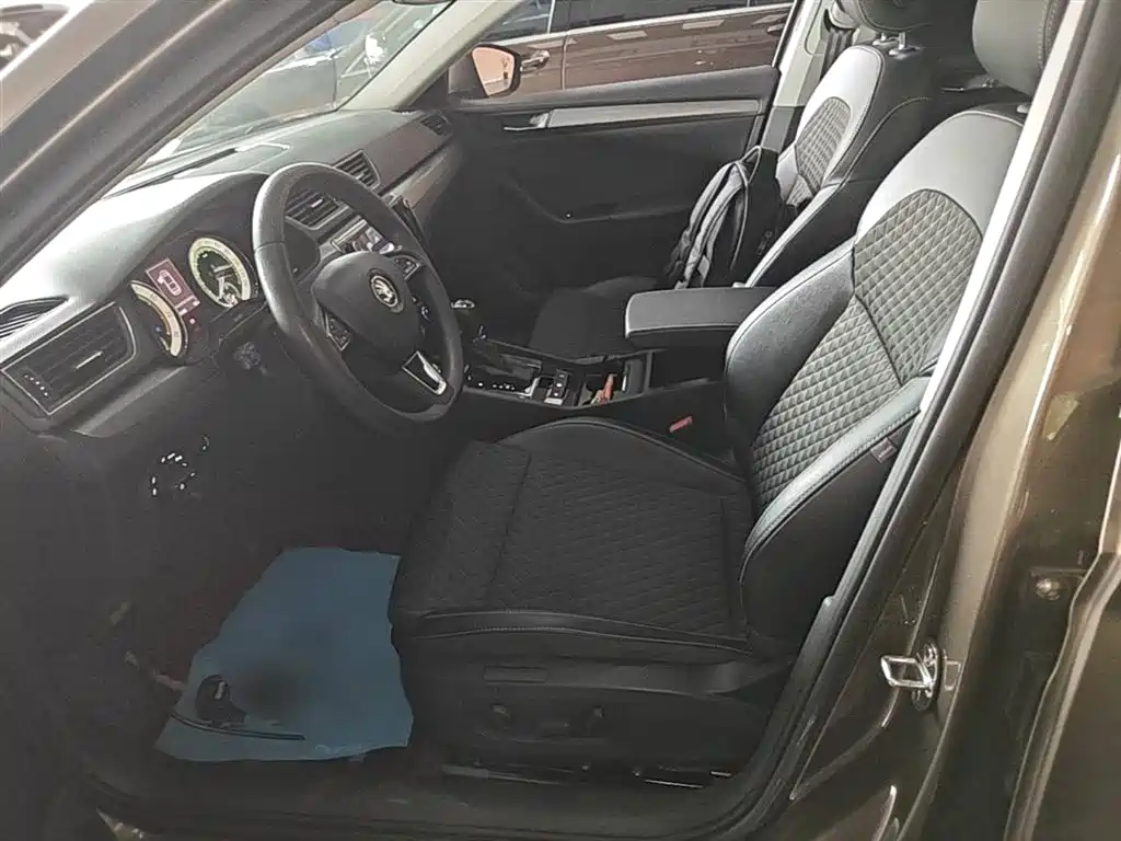Škoda Superb 2019 TSI280 DSG Comfort Edition фото 15